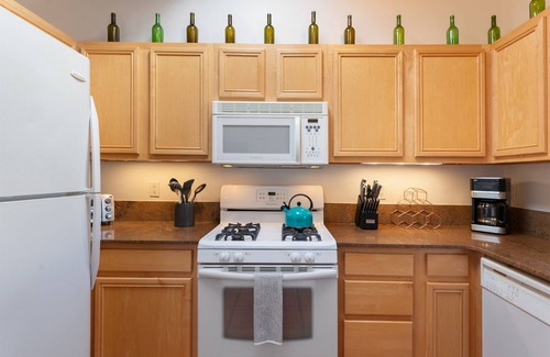 Northeast Santa Fe House | Casa Pico - Ideal location, Fantastic Workspaces