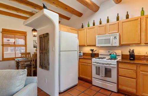 Northeast Santa Fe House | Casa Pico - Ideal location, Fantastic Workspaces