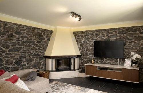 Prazeres House | Casa Pimenta in Fajã da Ovelha