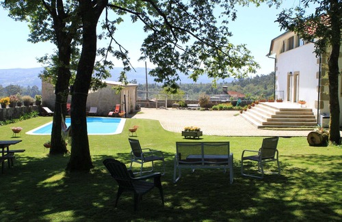 Paredes de Coura Cottage | Casa de São Silvestre is located in a mountainous area close to the Gerês mountain range.