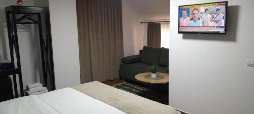 Intorsura Buzaului House | Casa Purcărean