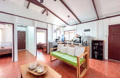 Cahuita House | Casa Quixote - 3 Bed, AC, Steps to Town