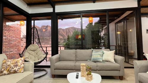Loja House | Casa-Refugio Del Sol