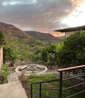Loja House | Casa-Refugio Del Sol