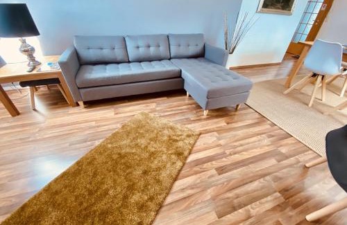 Dittelstedt Apartment | CASA REHSE I Modernes Apartment I 24h-Self-Check-in I kostenlos Parken & WLAN I Smart&Kabel-TV I ÖPNV