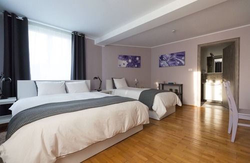 Tirgu Jiu House | Casa Ris