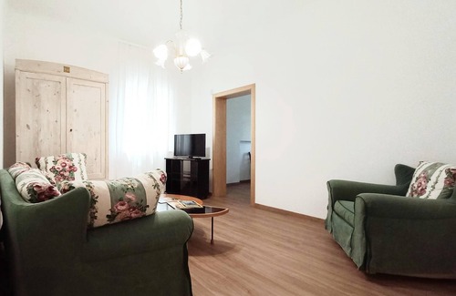 Sant'Elpidio a Mare Apartment | Casa Rooms&Tabacchi large apartment 5 min from the sea and the historic centre