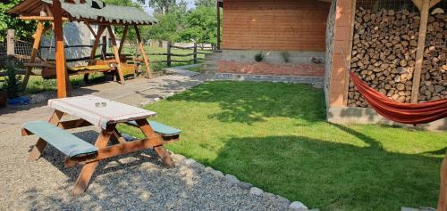 Periam House | Casa Rosa