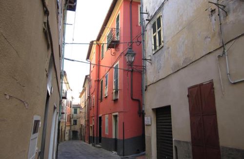 Borgomaro Apartment | CASA ROSSA