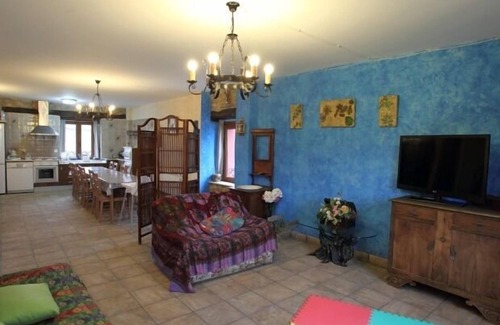 Basconcillos del Tozo Cottage | Casa Rural La Bernarda for 16 people