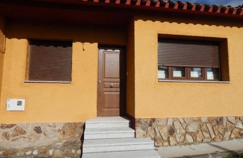 San Juan del Olmo House | Casa Rural Grajos I