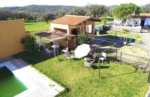 Monesterio Ski Chalet | CASA RURAL LA CABRA DEL MEDIO