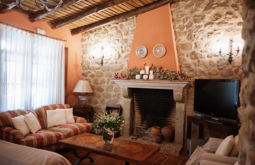 Herguijuela House | CASA RURAL La Moranta