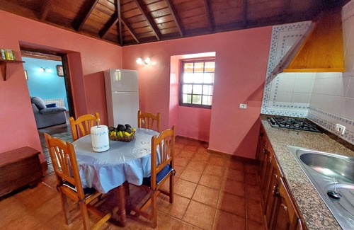 El Granel Cottage | Casa Rural Lina, private pool, close to routes in the north of the island