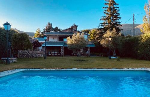 Bustarviejo Ski Chalet | Casa Rural LOS TINES