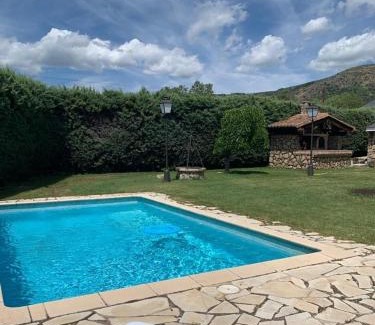 Bustarviejo Ski Chalet | Casa Rural LOS TINES