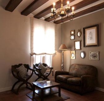 Malon House | Casa Rural Palacete Magaña