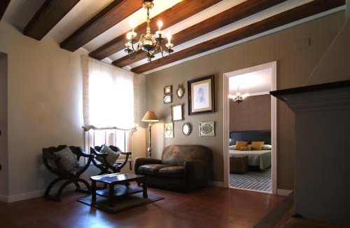 Malon House | Casa Rural Palacete Magaña