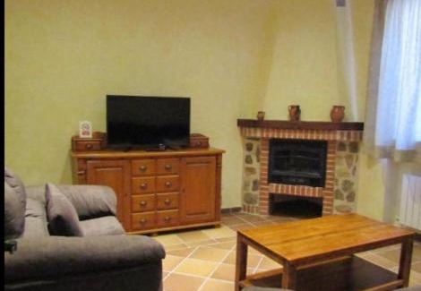 Valdepielagos House | Casa Rural San Isidro