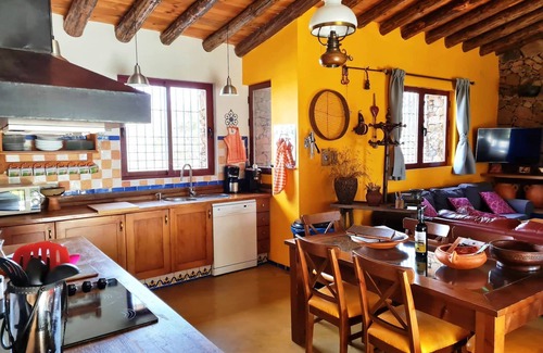 Monesterio Cottage | Casa Rural Sierra de Aguafría. Finca El Robledillo for 8 people