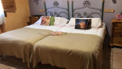 Torrejon El Rubio Apartment | Casa rural y Habitaciones La Cañada en Monfrague Torrejon el Rubio