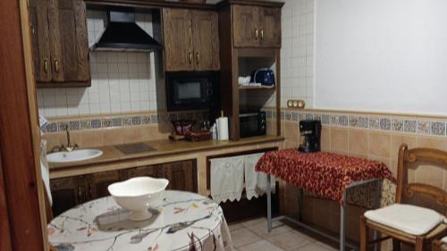 Torrejon El Rubio Apartment | Casa rural y Habitaciones La Cañada en Monfrague Torrejon el Rubio