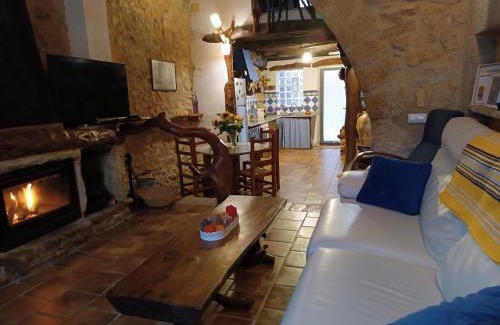 Enroig House | Casa Rustic Suites, JACUZI & LOVE