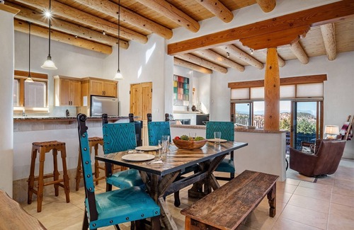 Tesuque House | Casa Serena - Breathtaking Views, Community Pool
