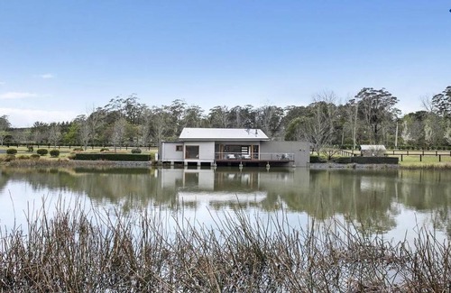 Alpine Villa | Casa Sul Lago in the H'Lands