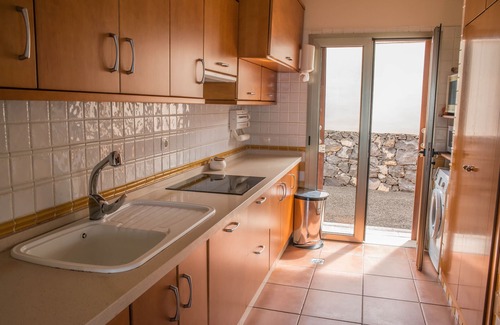 Juan Fernandez House | Casa Tagoro, facing the Ocean.