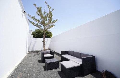 Los Cocoteros House | Casa tranquila en la costa Villas Kalendra-Rofe