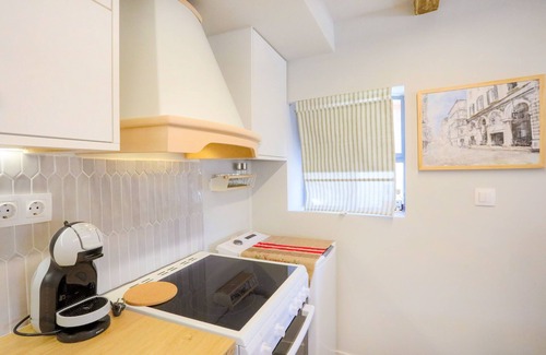 Old Town Apartment | Casa Trenta Otto-J: Authentic Corfu Charm in Mouragia, Wifi, A/C