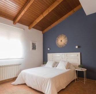 Munana House | Casa turística Me quedo en el pueblo