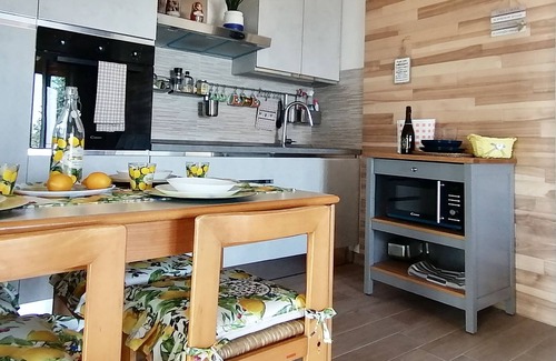 Valdamonte House | Casa Vacanze CON Piscina E Area Giochi Bambini