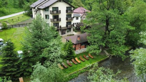 Cornereva House | Casa Valea Cernei