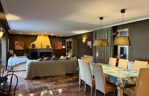 Torres de Barbues House | Casa Valfonda