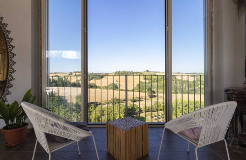 Scurzolengo House | Casa Verrua: relaxation in Monferrato with pool, hot tub and belvedere