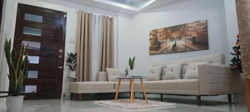 Cabuyao House | Casa Viana - Modern House with Netflix, FREE Parking