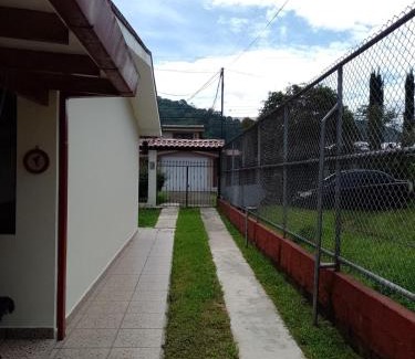 Orosi House | Casa Victoria