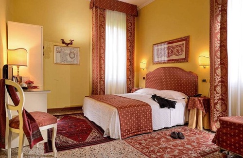 Marghera House | Casa Villa Gardenia- Atika & Atif