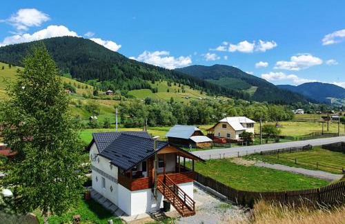 Iacobeni House | Casa Viorica -Botoș
