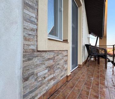 2 Mai House | Casa Viselor de vară