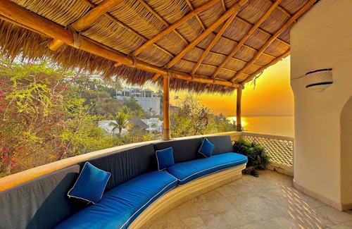 Manzanillo Villa | Casa Vita La Punta