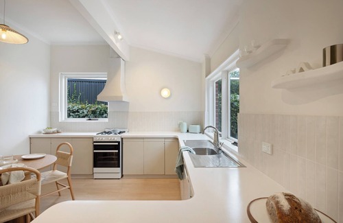 Glenelg South House | Casabā | Coastal Chic 2-bedroom Maisonette