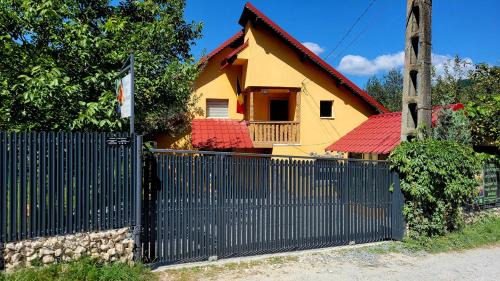 Dambovicioara House | Casablanca