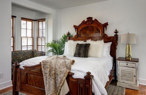 Cape May Bed & Breakfast | Casablanca