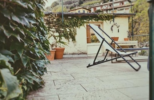 Domaso House | Casalago. Little house with terrace in Roman alleys.