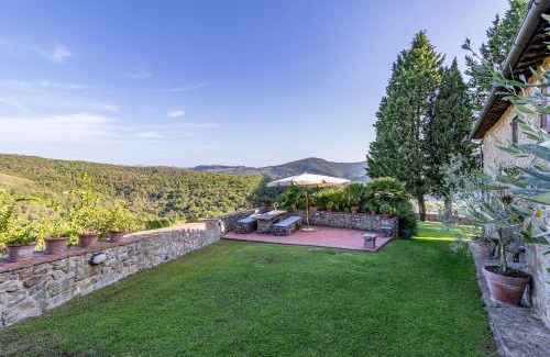 Radda in Chianti Villa | Casale Al Sole Tra Le Vecchie Vigne 6 and 10