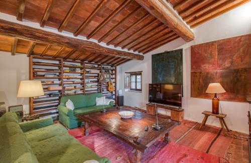 Radda in Chianti Villa | Casale Al Sole Tra Le Vecchie Vigne 6 and 10