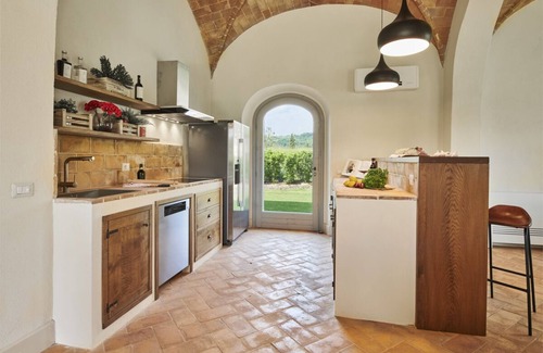Castelfalfi Villa | Casale Bertino - Eight Bedroom Villa, Sleeps 16